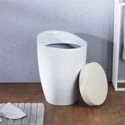 Badhocker DANIEL Mit Stauraum Weiß -Möbelhaus 30210 A0 2N