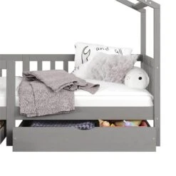 Hausbett ELEA In 90 X 200 Cm Aus Massiver Kiefer Mit Schubladen In Grau 13 Hausbett ELEA In 90 X 200 Cm Aus Massiver Kiefer Mit Schubladen In Grau -Möbelhaus 71332 5